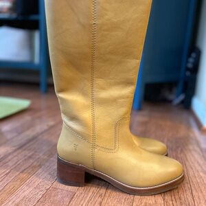 Frye Banana tan Leather Heeled Boots